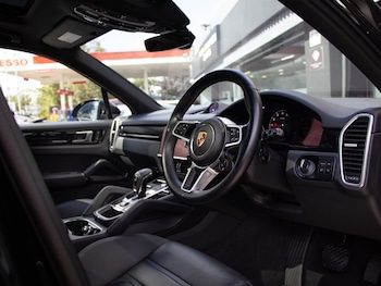 Used Porsche Cayenne 2023 for sale - 79599267: Photo