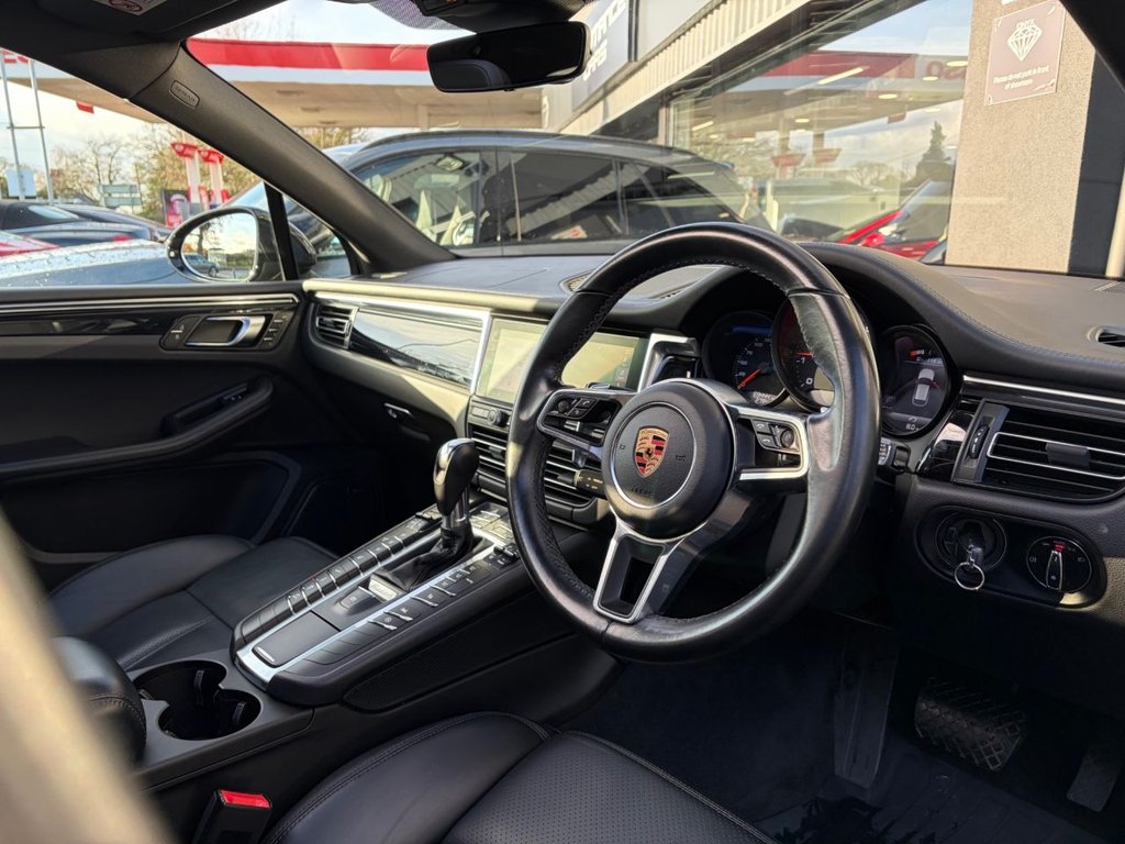 Used Porsche Macan 2019 for sale - 76883391: Photo 3