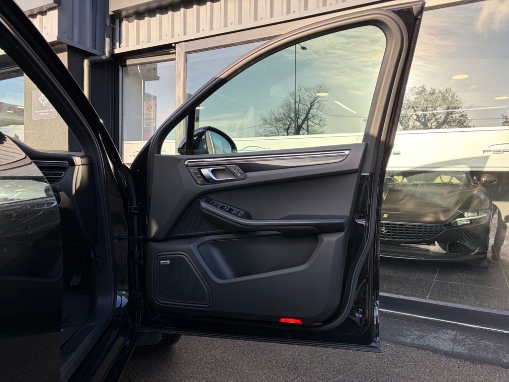 Used Porsche Macan 2019 for sale - 76883391: Photo 32