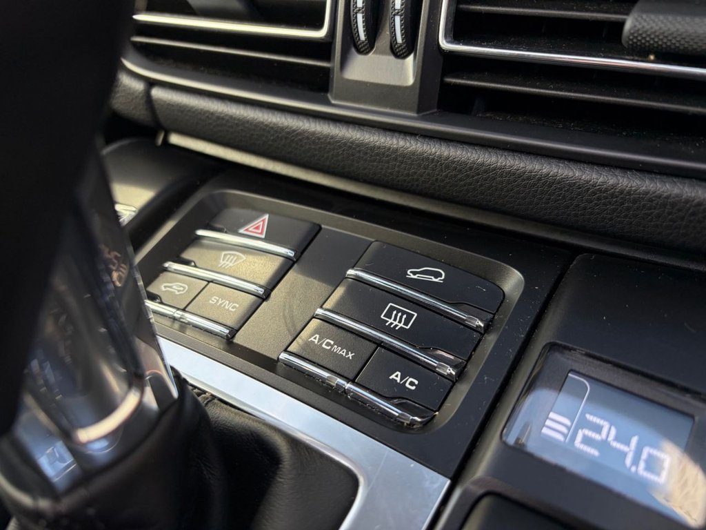 Used Porsche Macan 2019 for sale - 76883391: Photo 50