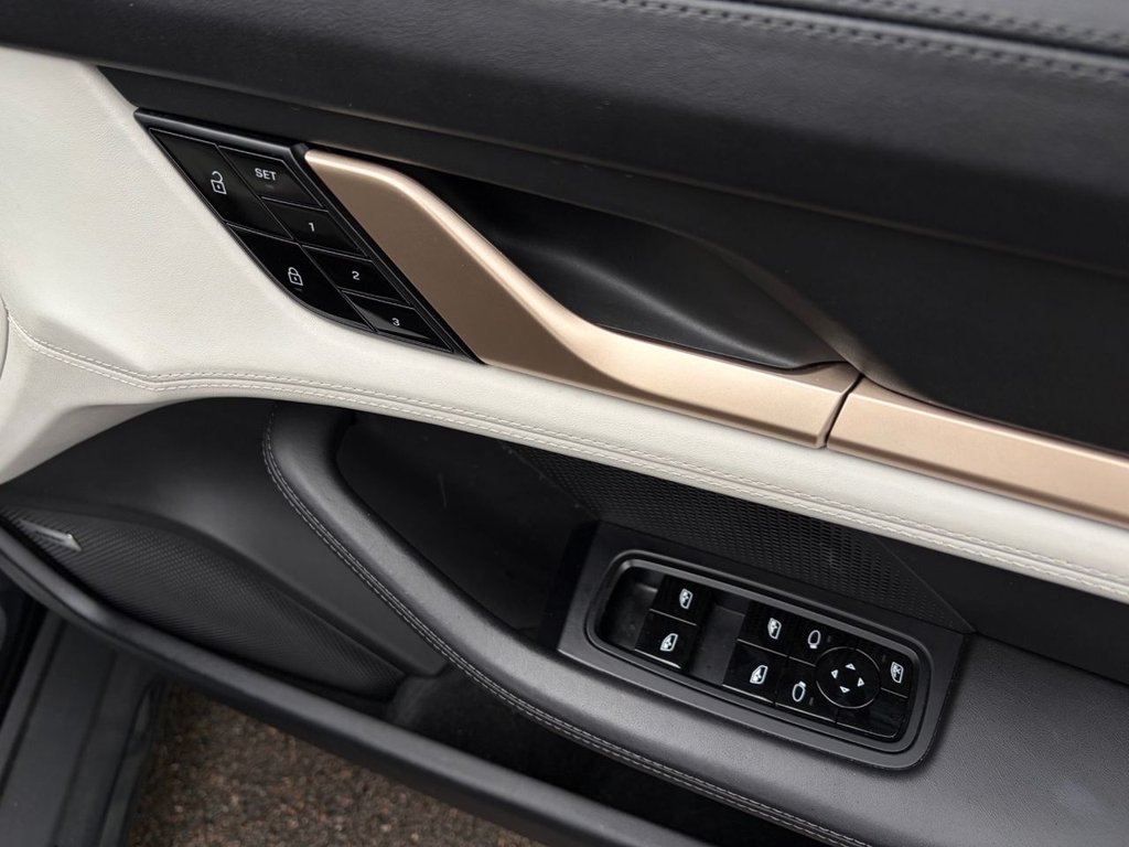 Used Porsche Taycan 2020 for sale - 77288341: Photo 37