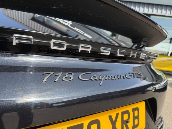 Used Porsche 718 Cayman 2020 for sale - 75548601: Photo 25