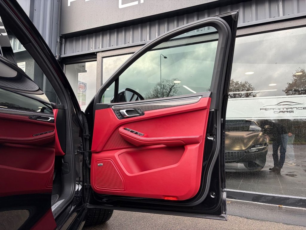 Used Porsche Macan 2017 for sale - 76883509: Photo 34