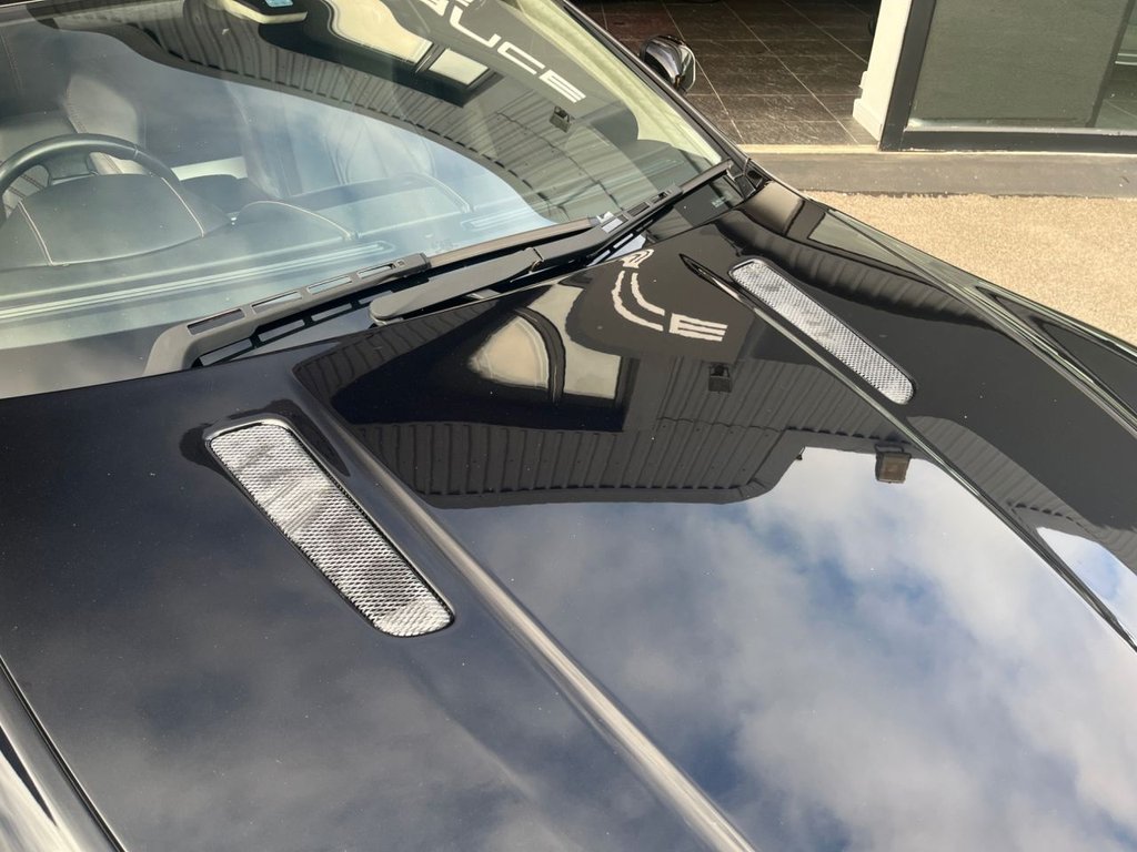 Used Aston Martin Vantage 2017 for sale - 76185602: Photo 11