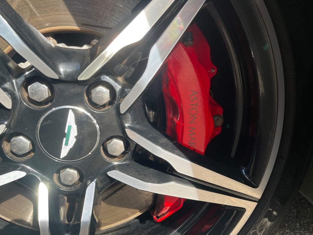 Used Aston Martin Vantage 2017 for sale - 76185602: Photo 33