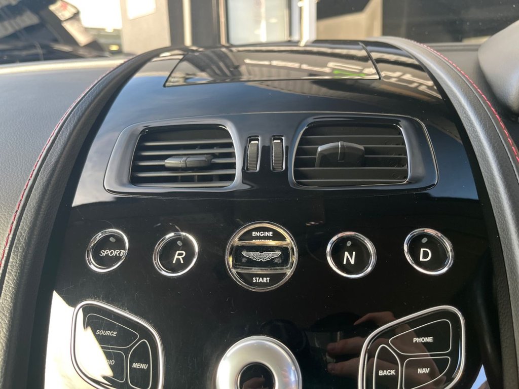 Used Aston Martin Vantage 2017 for sale - 76185602: Photo 47