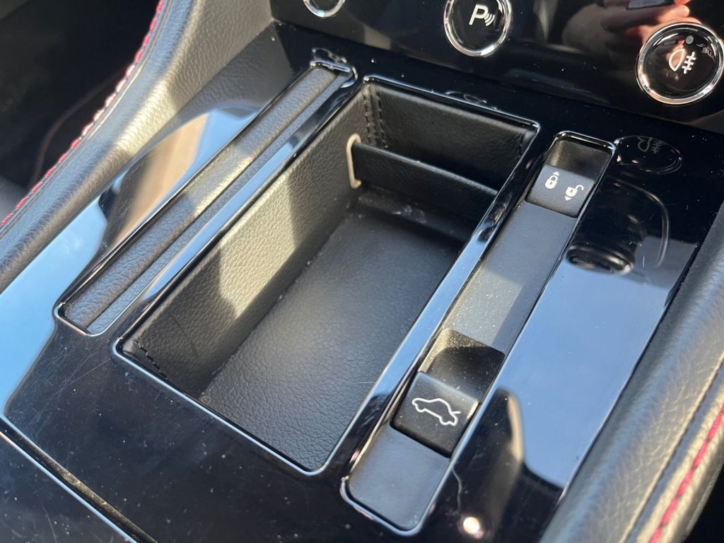 Used Aston Martin Vantage 2017 for sale - 76185602: Photo 49
