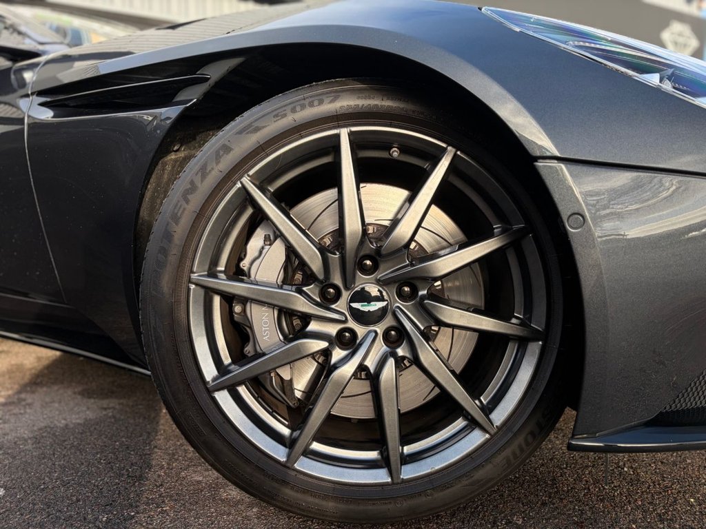 Used Aston Martin DB11 2020 for sale - 76962346: Photo 3