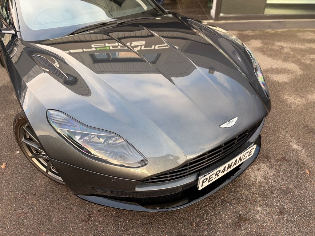 Used Aston Martin DB11 2020 for sale - 76962346: Photo 9