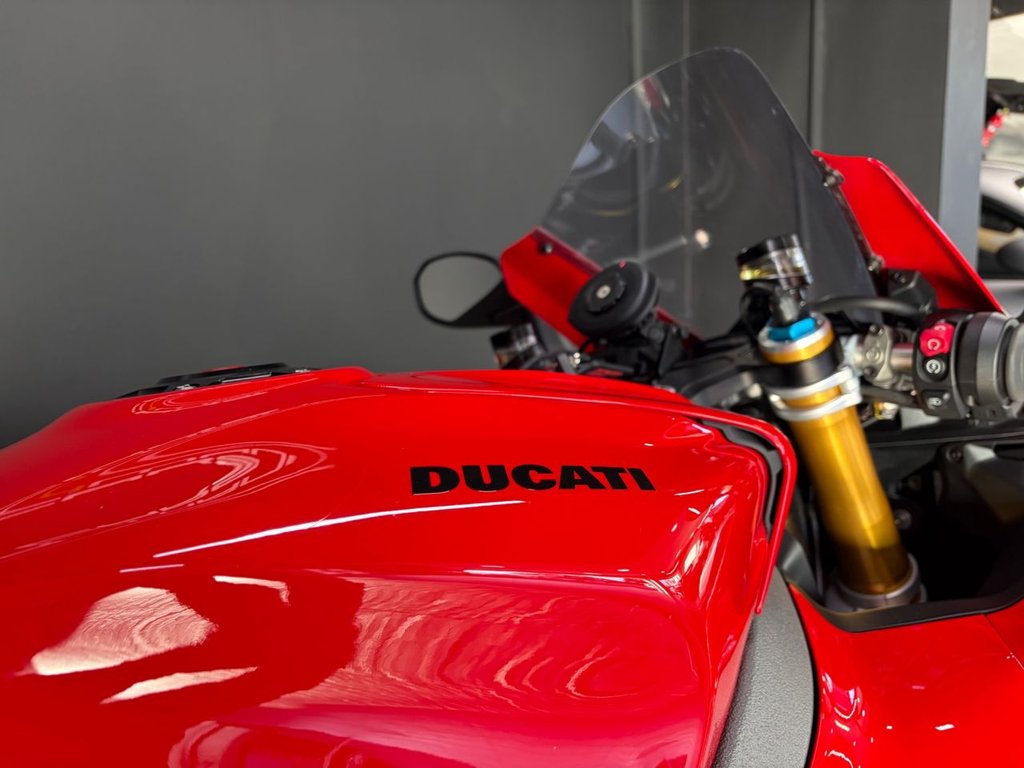 Ducati Panigale V4S