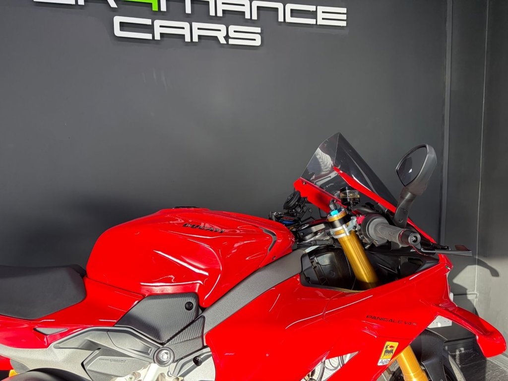 Ducati Panigale V4S