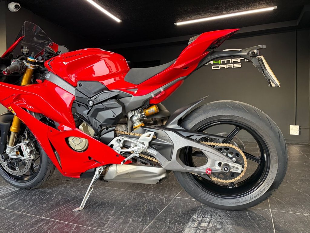 Ducati Panigale V4S