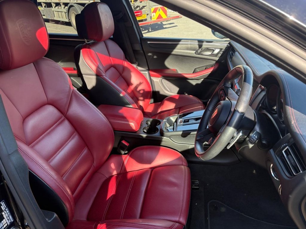 Used Porsche Macan 2022 for sale - 76267041: Photo 4