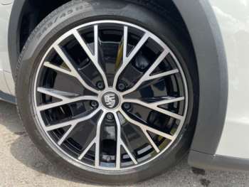 Used Porsche Taycan 2023 for sale - 74721770: Photo