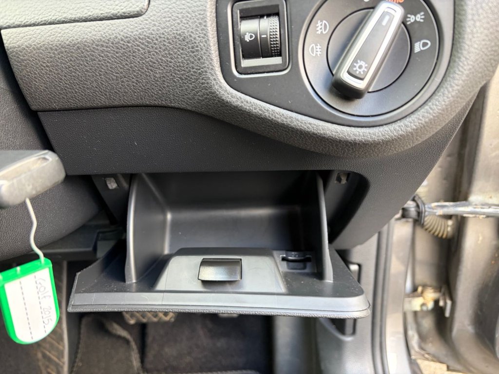 Used Volkswagen Golf 2015 for sale - 77394669: Photo 32