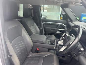 Used Land Rover Defender 2020 for sale - 75307143: Photo