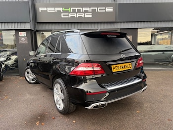 2015 (15) - 5.5 ML63 V8 AMG SUV 5dr Petrol SpdS+7GT 4WD Euro 6 (s/s) (525 ps)