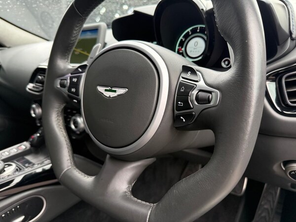 Used Aston Martin Vantage 2019 for sale - 75715961: Photo 32