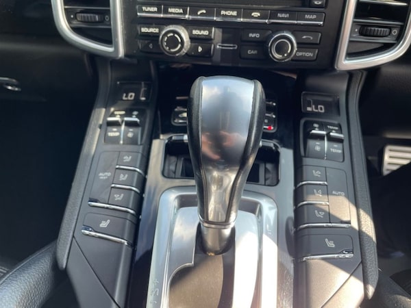 Used Porsche Cayenne 2016 for sale - 75515254: Photo 27