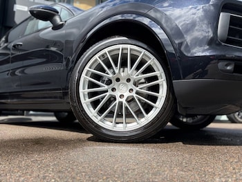 Used Porsche Cayenne 2019 for sale - 78863260: Photo