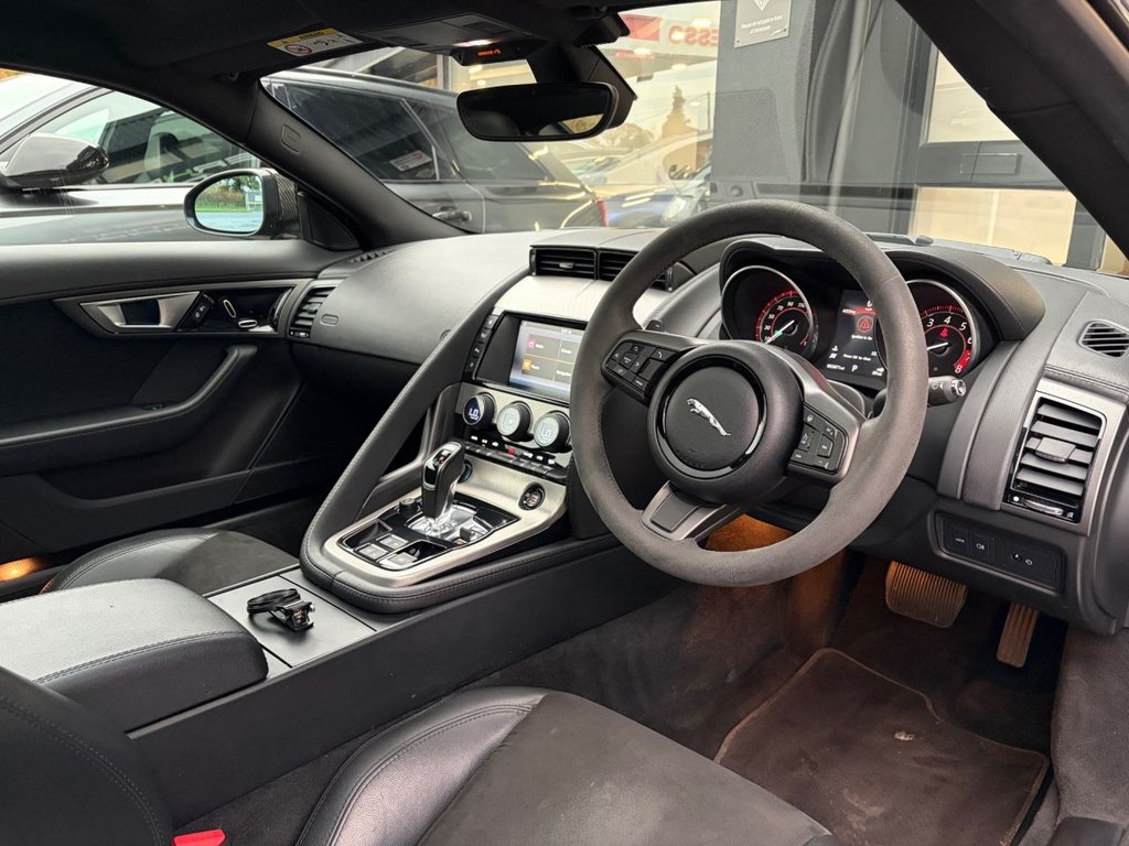 Used Jaguar F-Type 2016 for sale - 76496653: Photo 4