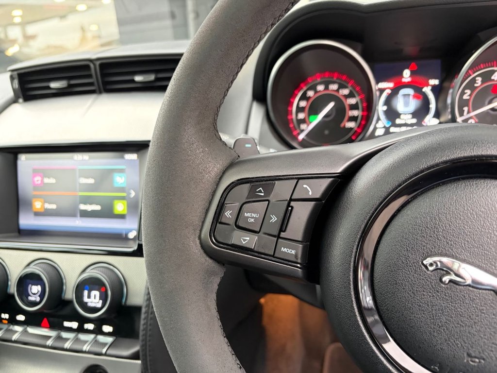 Used Jaguar F-Type 2016 for sale - 76496653: Photo 40