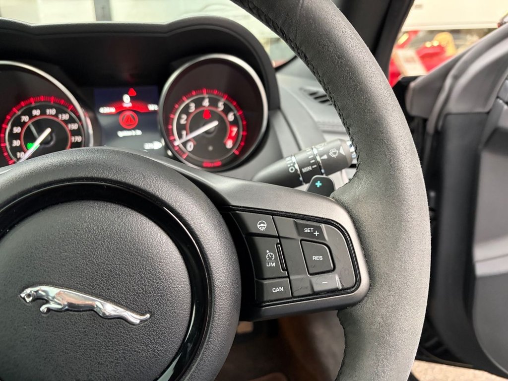 Used Jaguar F-Type 2016 for sale - 76496653: Photo 41