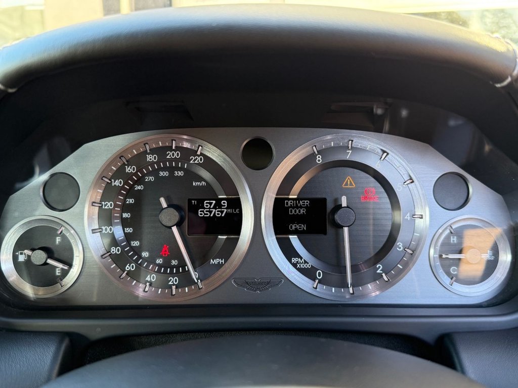 Used Aston Martin Vantage 2006 for sale - 76654998: Photo 28