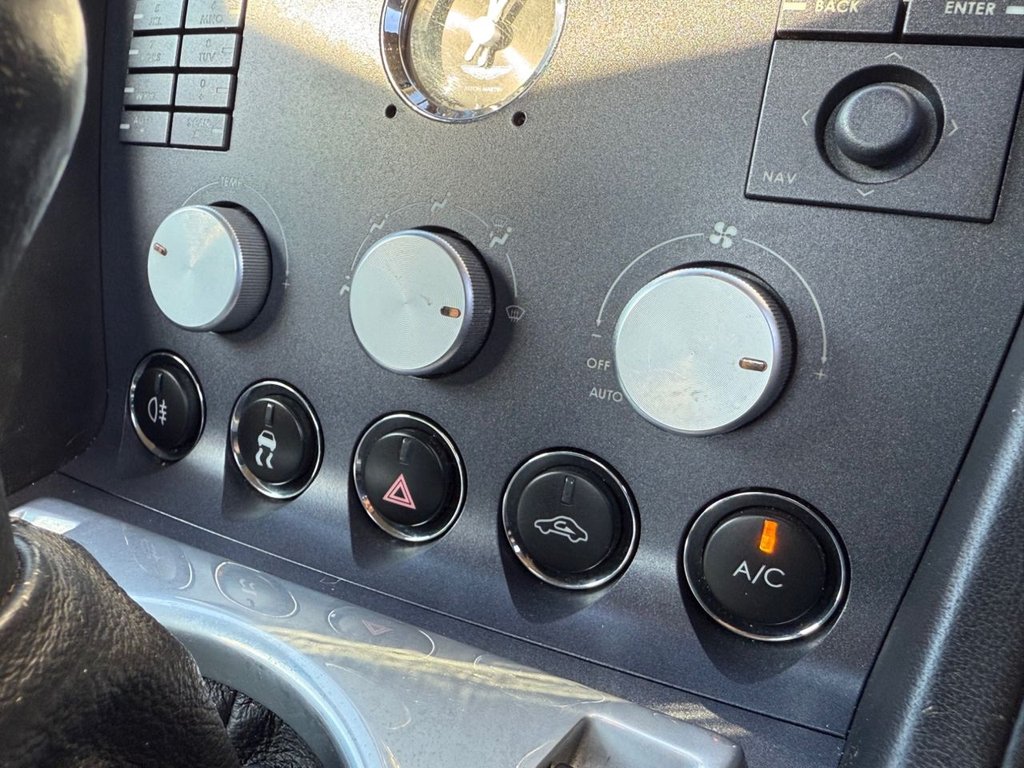 Used Aston Martin Vantage 2006 for sale - 76654998: Photo 39