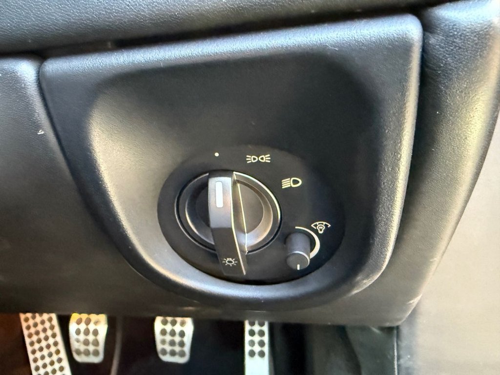 Used Aston Martin Vantage 2006 for sale - 76654998: Photo 46