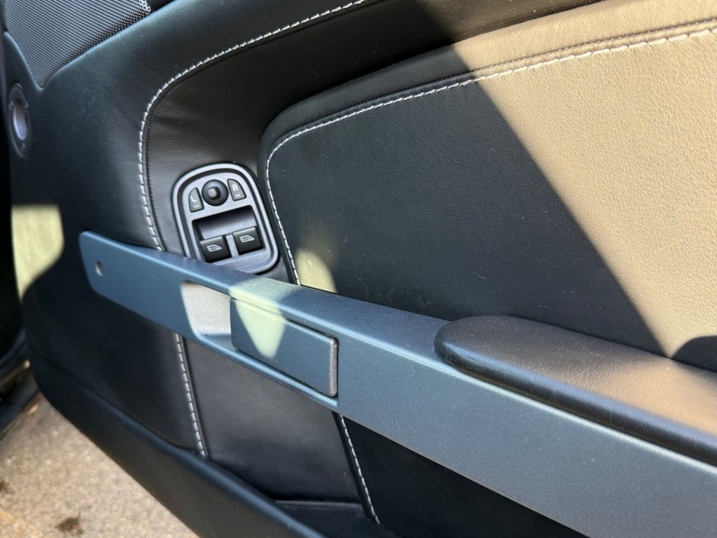 Used Aston Martin Vantage 2006 for sale - 76654998: Photo 49