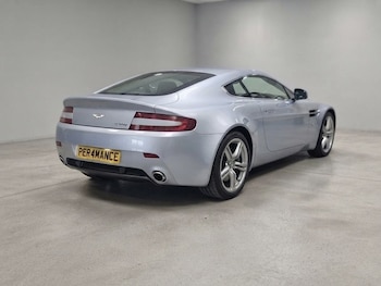 Used Aston Martin Vantage 2009 for sale - 79288736: Photo