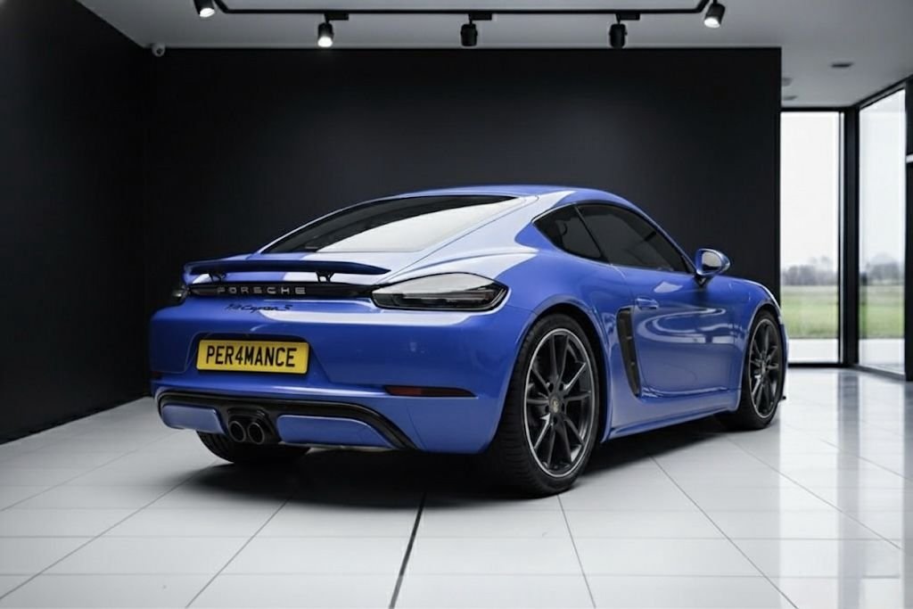 Used Porsche Cayman 2018 for sale - 76559354: Photo 2