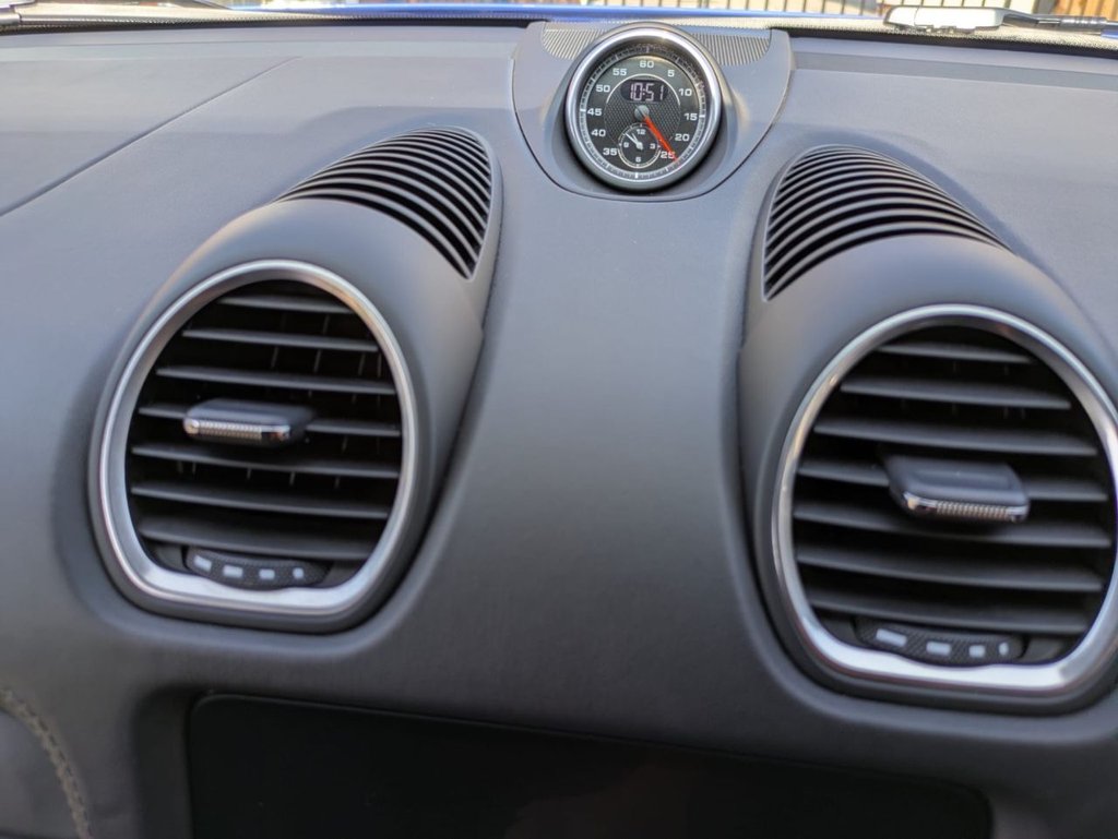 Used Porsche 718 Cayman 2018 for sale - 76559354: Photo 20