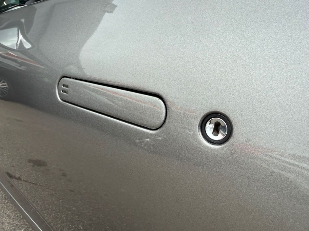 Used Aston Martin DB9 2006 for sale - 76080410: Photo 28