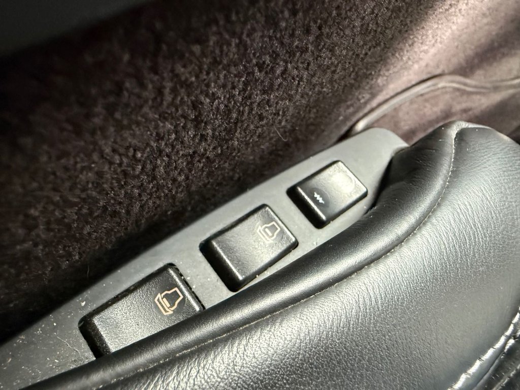 Used Aston Martin DB9 2006 for sale - 76080410: Photo 38