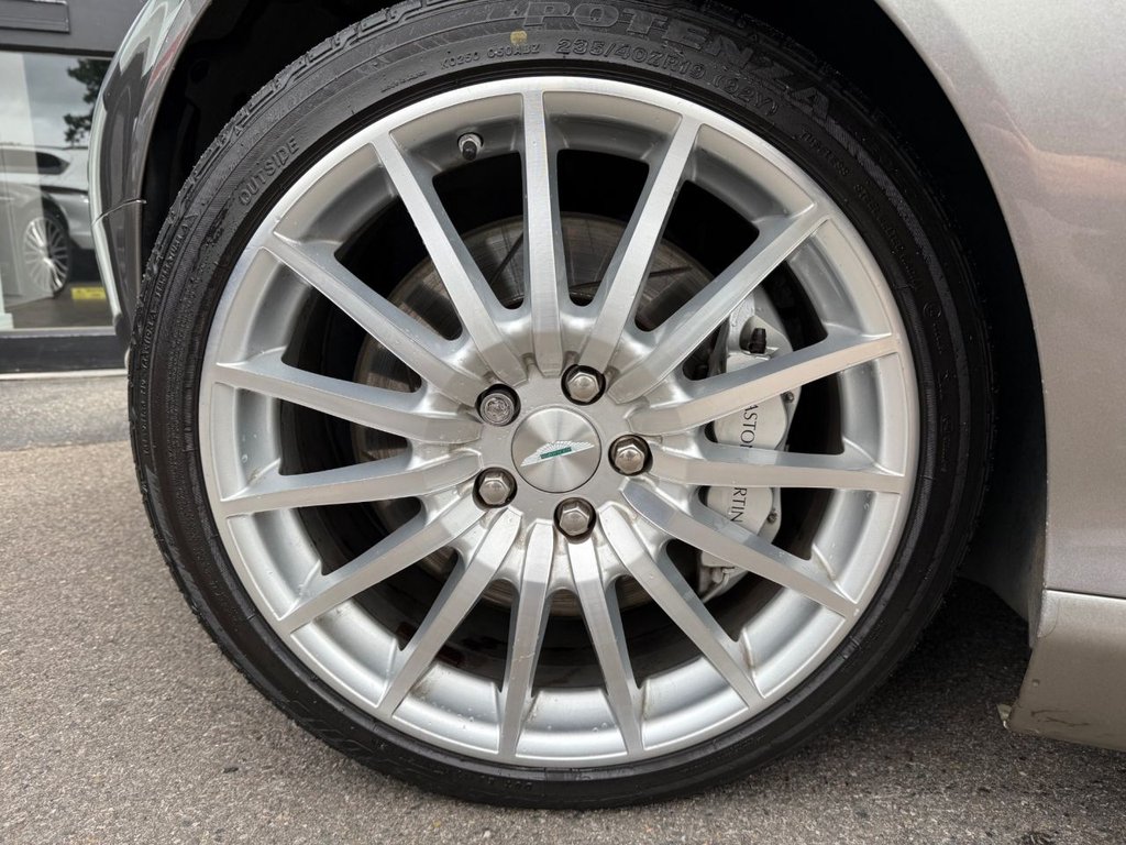Used Aston Martin DB9 2006 for sale - 76080410: Photo 4