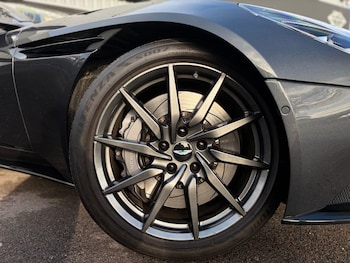 Used Aston Martin DB11 2020 for sale - 79058645: Photo