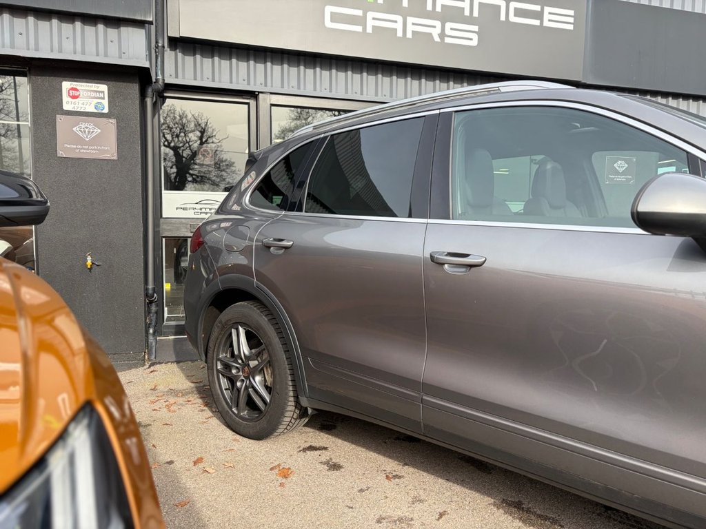 Used Porsche Cayenne 2013 for sale - 77463378: Photo 12