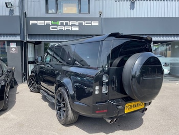 Used Land Rover Defender 130 2024 for sale - 78673015: Photo