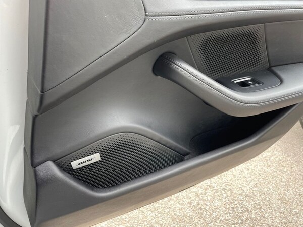 Used Porsche Taycan 2023 for sale - 75384215: Photo 27