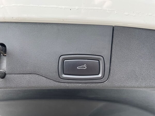 Used Porsche Taycan 2023 for sale - 75384215: Photo 37
