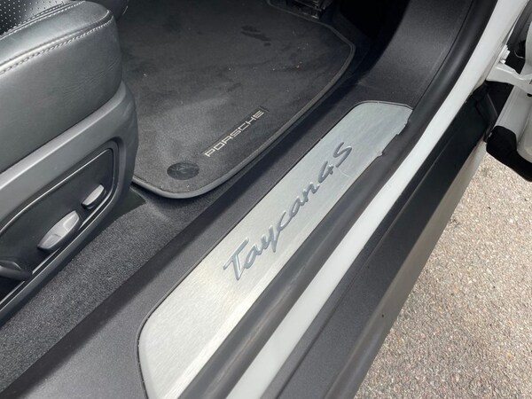 Used Porsche Taycan 2023 for sale - 75384215: Photo 9