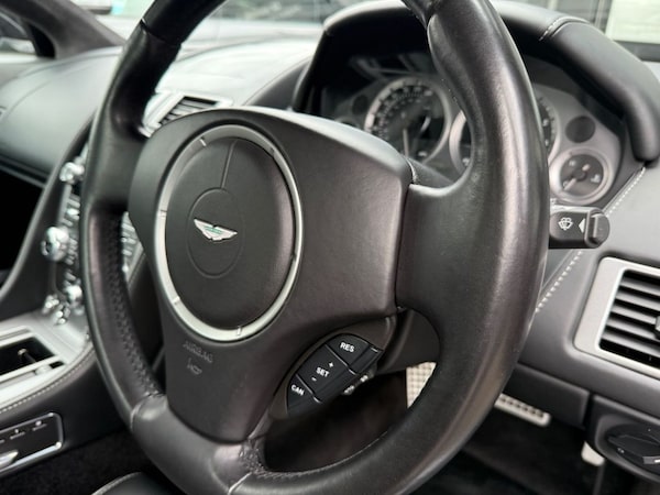 Used Aston Martin DB9 2014 for sale - 75739038: Photo 28