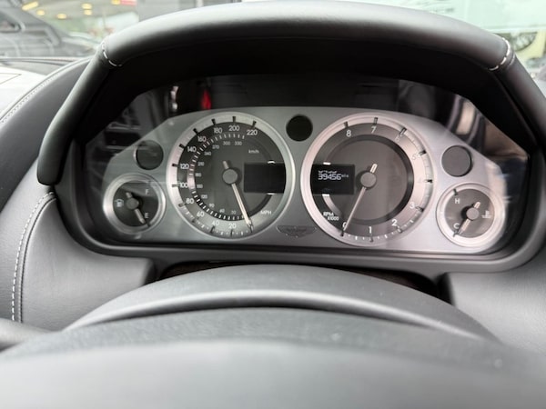 Used Aston Martin DB9 2014 for sale - 75739038: Photo 30