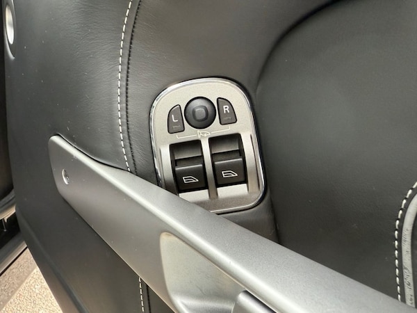 Used Aston Martin DB9 2014 for sale - 75739038: Photo 32