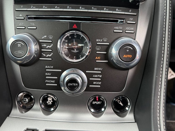 Used Aston Martin DB9 2014 for sale - 75739038: Photo 49