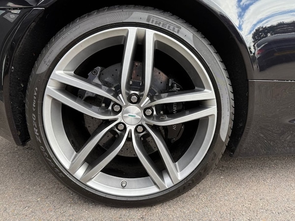 Used Aston Martin DB9 2014 for sale - 75739038: Photo 4