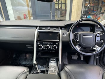 Used Land Rover Discovery 2018 for sale - 77937068: Photo