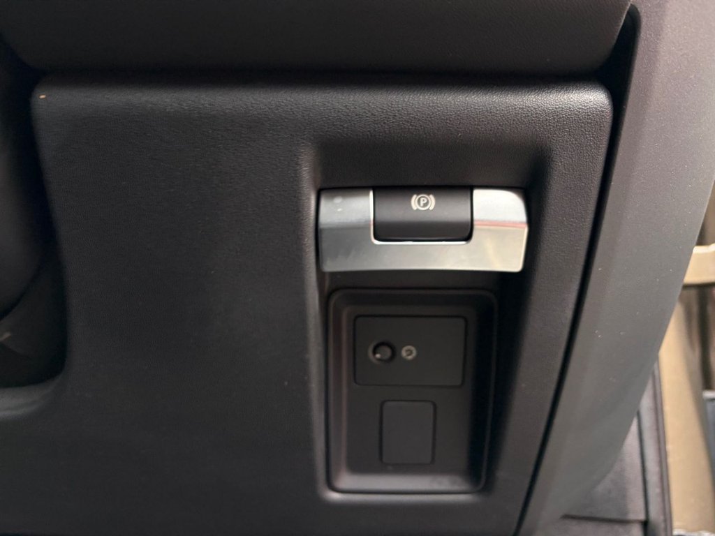 Used Land Rover Defender 2021 for sale - 78030394: Photo 48